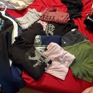 Bundle of men's tees